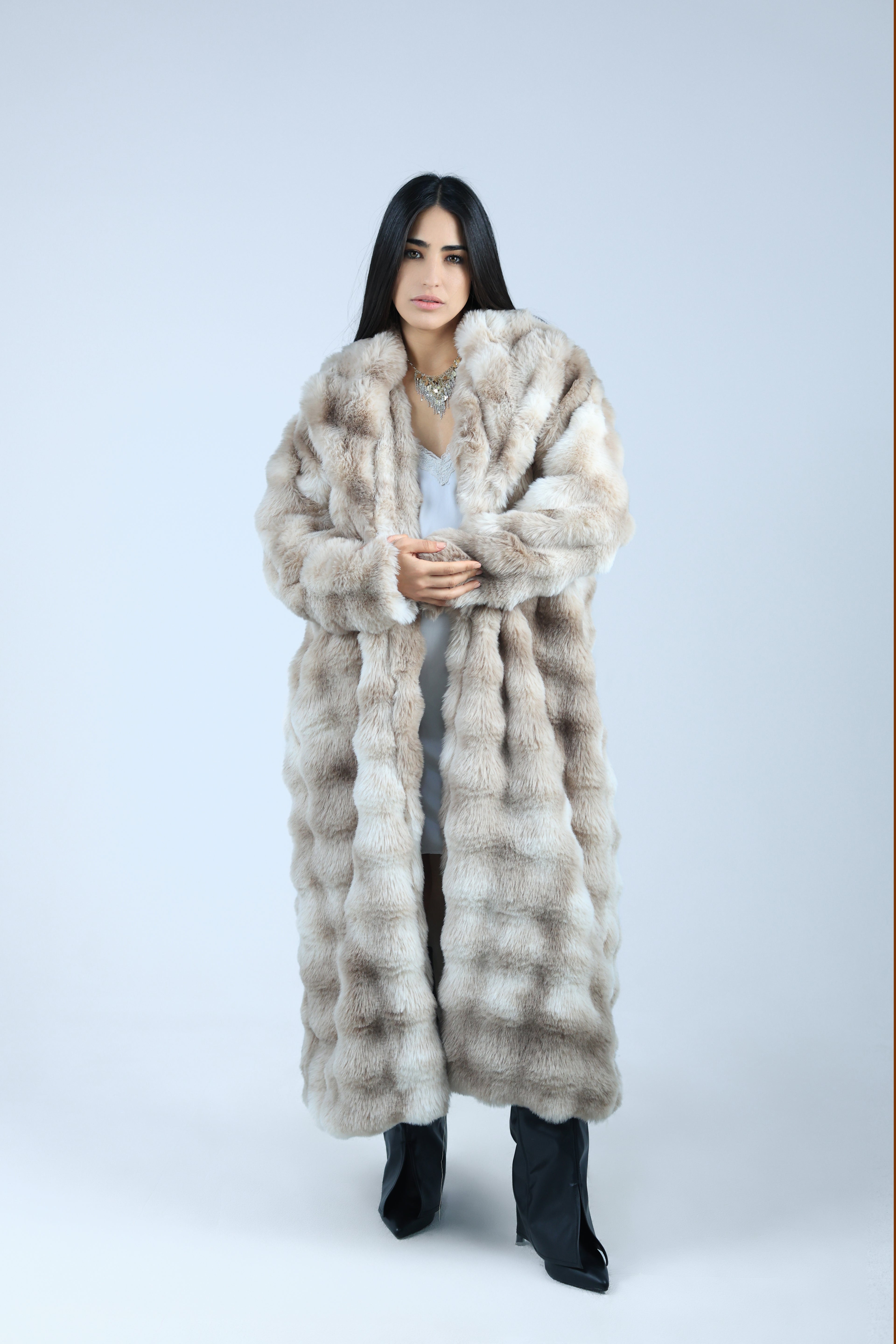 MANTEAU BEIGE EN FAUSSE FOURRURE